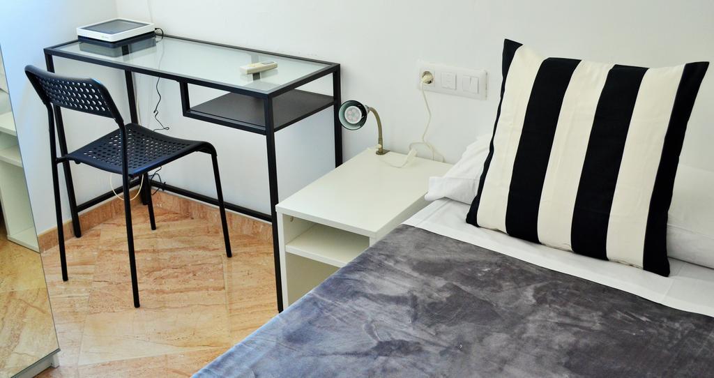 نزل برشلونةفي Mybedbcn الغرفة الصورة